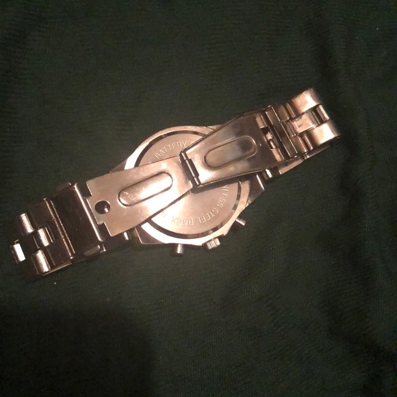 Watch - Picture 3 of 3